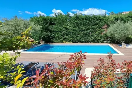 539685, Maison de vacances à Apt avec baignoire - Photo 3