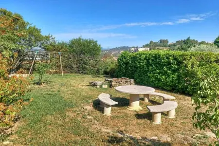 539685, Maison de vacances à Apt avec baignoire - Photo 7