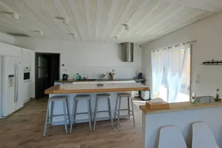 539685, Maison de vacances à Apt avec baignoire - Photo 11