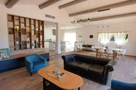 539685, Maison de vacances à Apt avec baignoire - Photo 13