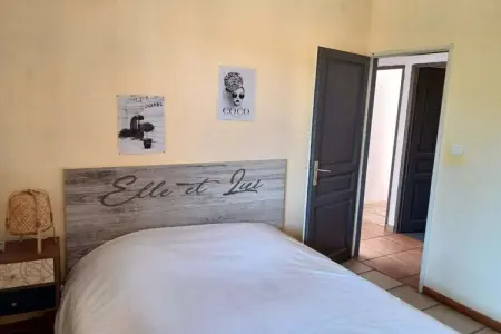 539685, Maison de vacances à Apt avec baignoire - Photo 19