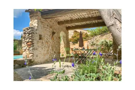 422879, Maison de vacances à Rustrel avec piscine - Photo 1