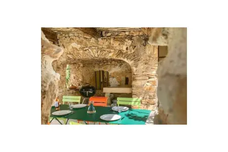 422879, Maison de vacances à Rustrel avec piscine - Photo 3