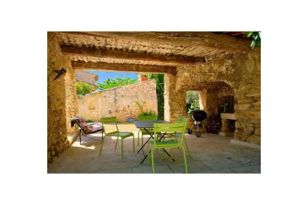 422879, Maison de vacances à Rustrel avec piscine - Photo 6