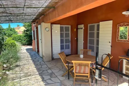 468431, Maison de vacances à Aups avec piscine - Photo 2
