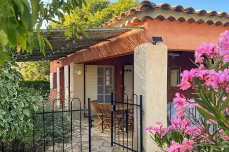 468431, Maison de vacances à Aups avec piscine - Photo 3