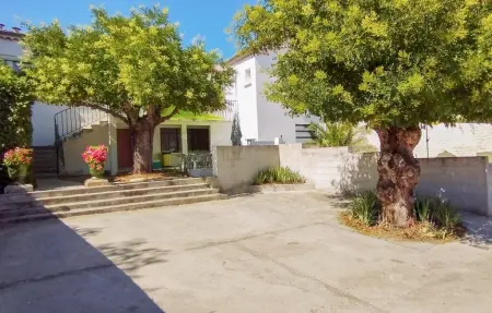 Maison 10 personnes à Nîmes - Photo 1