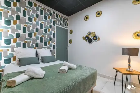 MC-6-GIRARDOT, Appartement spacieux 3 chambres/10 pièces à Montreuil près de Paris - Photo 36