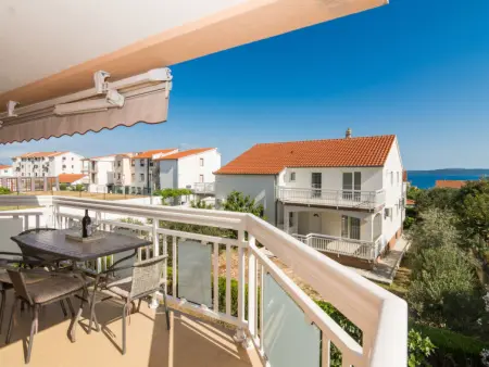 Appartement à Trogir Okrug Gornji, Villa Nikaroni - L559008