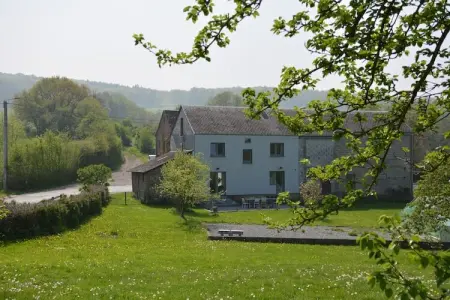 La Campagnarde, Belle maison de vacances à Hotton avec grand jardin - Photo 1