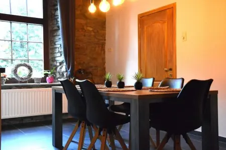 Chez Zélie, Maison de vacances spacieuse à Vaux-sur-Sûre

 avec Jardin - Photo 1