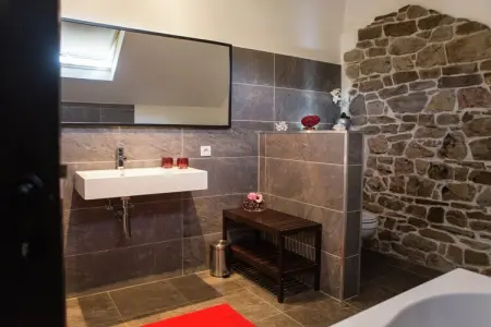 Amante, Maison de vacances moderne à Érezée avec jardin - Photo 16