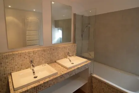 Le Vieux Tilleul du Château, Maison de vacances boutique avec piscine à Gesves - Photo 16