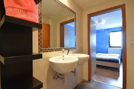 Haus Annick, Belle maison de vacances au bord de la forêt à Nidrum - Photo 22