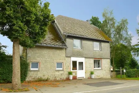 Canneberge, Maison de vacances Quaint à Elsenborn près de la forêt - Photo 16