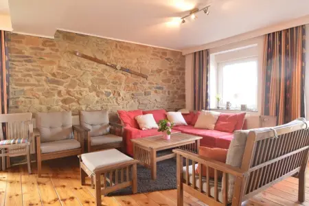 Amel 1 en 2, Belle maison de vacances à Heppenbach avec jardin - Photo 1