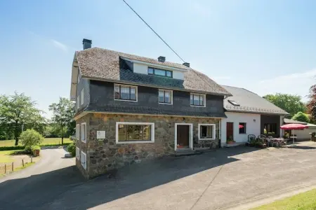 Am Brunnen, Maison de vacances moderne à Amel avec jardin - Photo 5