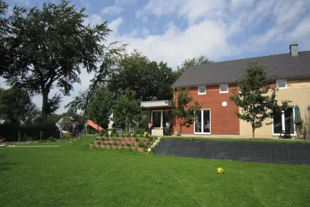 Le Sans Soucis, Maison de vacances confortable avec sauna à Robertville - Photo 1