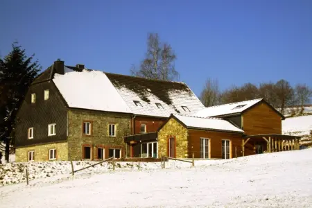 Outrewarchenne, Maison cosy avec piscine, sauna et jacuzzi à Libômont - Photo 10