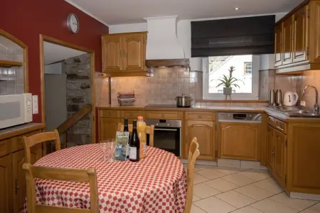 Hirondelle, Charmante maison de vacances à Faymonville avec jardin privé - Photo 2