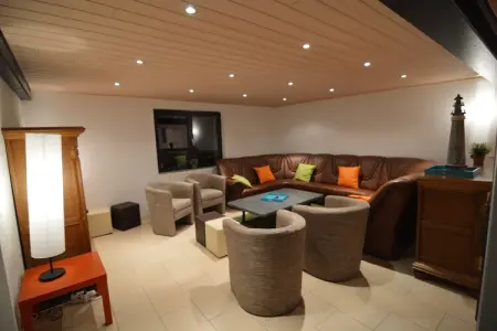 L'Annexe, Maison de vacances moderne à Sourbrodt avec piscine privée - Photo 14