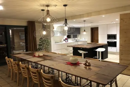 Le Milan Royal, Charmante maison de vacances en pierre avec jardin, barbecue couvert, bar et sauna à Robertville - Photo 3