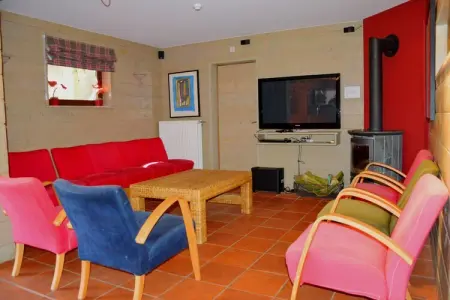 Le Milan Royal, Charmante maison de vacances en pierre avec jardin, barbecue couvert, bar et sauna à Robertville - Photo 10