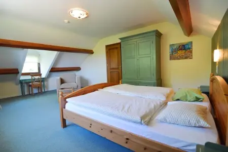 Le Milan Royal, Charmante maison de vacances en pierre avec jardin, barbecue couvert, bar et sauna à Robertville - Photo 18