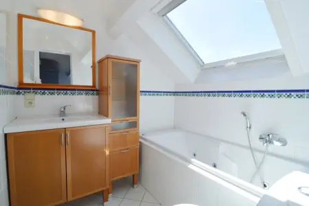 Le Milan Royal, Charmante maison de vacances en pierre avec jardin, barbecue couvert, bar et sauna à Robertville - Photo 25