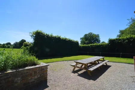 Le Milan Royal, Charmante maison de vacances en pierre avec jardin, barbecue couvert, bar et sauna à Robertville - Photo 31