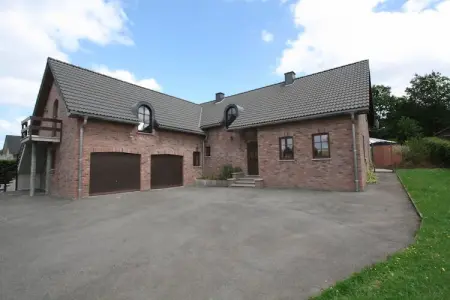 Antolay, Belle maison de vacances avec piscine privée à Waimes - Photo 1