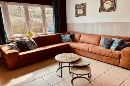 Les Bastinettes, Maison de vacances spacieuse avec sauna, piscine intérieure et kicker  située à Moulin du ruy - Photo 2