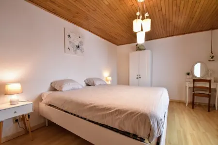 La Maison à la Piscine, Maison de vacances moderne à Goesnes avec piscine privée - Photo 3