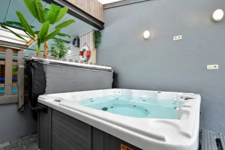 La Maison à la Piscine, Maison de vacances moderne à Goesnes avec piscine privée - Photo 30