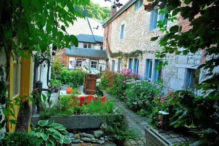 Arbre Dressé, Agréable maison de vacances à Somme-Leuze avec jacuzzi - Photo 24