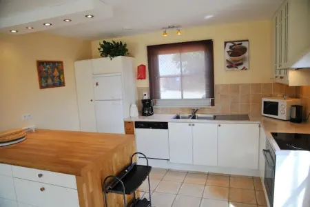 Villa Achille, Maison de vacances moderne à Somme-Leuze avec grand jardin - Photo 3