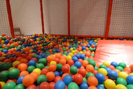 Likthuus 9, Maison de vacances confortable à Bièvre avec étang - Photo 4