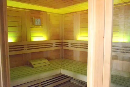 Likthuus 15, Maison de vacances spacieuse à Bièvre avec sauna - Photo 3