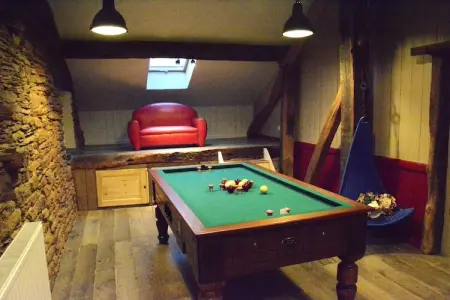 Le Fou du Village, Maison de vacances spacieuse avec terrasse à Bièvre - Photo 18