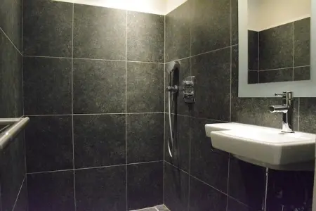 Le Fou du Village, Maison de vacances spacieuse avec terrasse à Bièvre - Photo 26