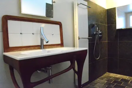 Le Fou du Village, Maison de vacances spacieuse avec terrasse à Bièvre - Photo 28