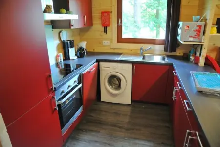 Village de Vacances Oignies 4, Chalet moderne en bois avec poêle à bois, en forêt - Photo 2