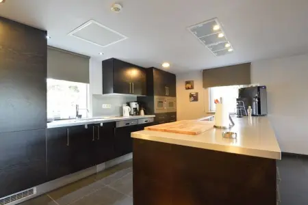 Le Lodge à 8 Brins, Villa luxueuse avec sauna et jacuzzi à Nadrin en Belgique - Photo 14