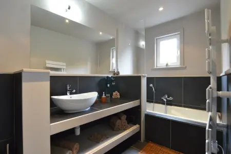 Le Lodge à 8 Brins, Villa luxueuse avec sauna et jacuzzi à Nadrin en Belgique - Photo 23