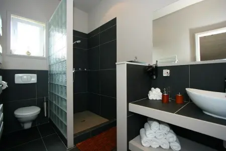 Le Lodge à 8 Brins, Villa luxueuse avec sauna et jacuzzi à Nadrin en Belgique - Photo 26