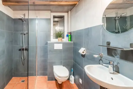 Au Vieux Puits, Maison de vacances confortable à Houffaliz avec jardin - Photo 17