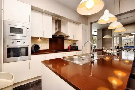 Villa Courtil, Luxueuse maison de vacances à Courtil avec jacuzzi - Photo 3