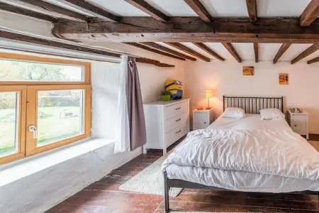 Aux Nutons, Maison de vacances confortable à Cherain avec terrasse - Photo 18