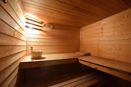 La Blanche Vignerie, Ferme patrimoniale à Lavacherie avec jacuzzi et piscine - Photo 3