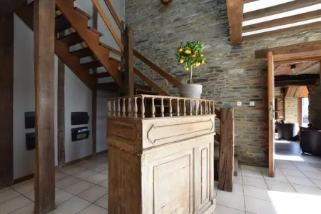 La Blanche Vignerie, Ferme patrimoniale à Lavacherie avec jacuzzi et piscine - Photo 8